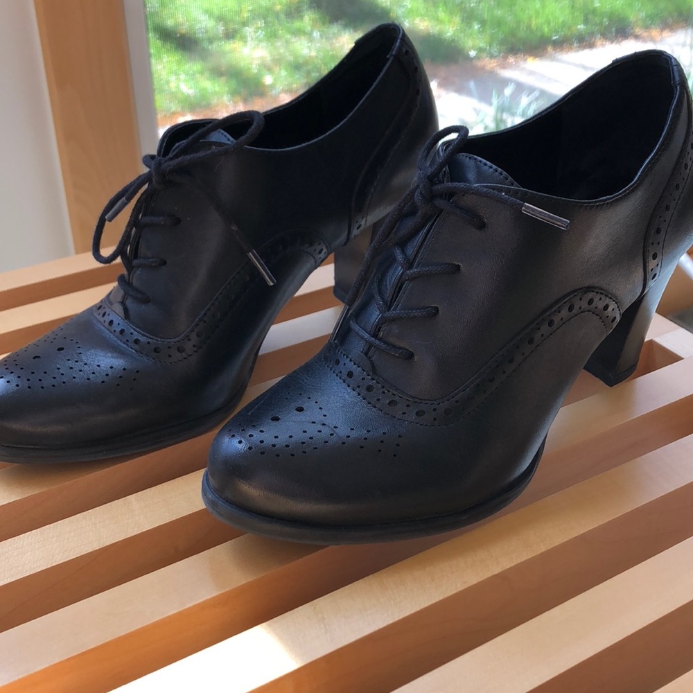 Farce Sarto Oxford black leather heels